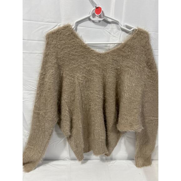 She+Sky Fuzzy Sweater  Women's Size M/L  NWT - Picture 2 of 4
